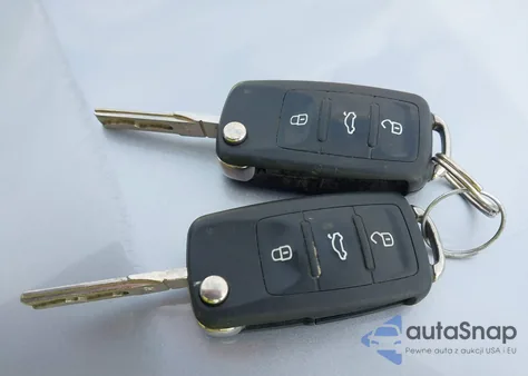 2013 Volkswagen Passat 2.0L Tdi Se z USA, uszkodzony, nr VIN 1VWBN7A31DC108222